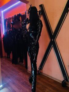 Anna-nur Hausbesuch HotelbesuchtGANZ NEU in Düsseldorf - Foto 1