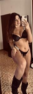 Luanna Castro in Düsseldorf - Foto 3