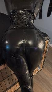 MADAME SUZETTE in levekusen - Foto 8