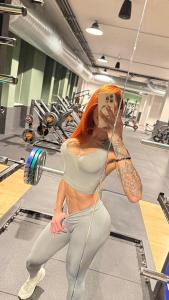 TS Sofii Johansson in Düsseldorf - Foto 9
