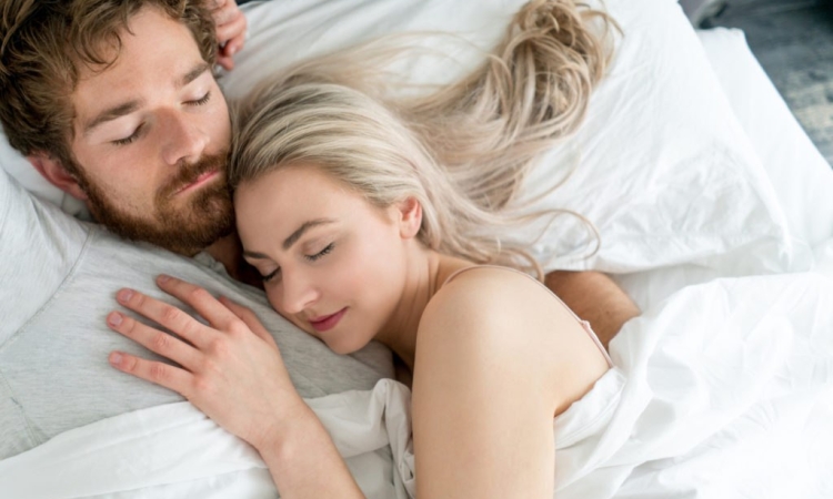 Die Beziehung zwischen Schlaf und sexueller Aktivität